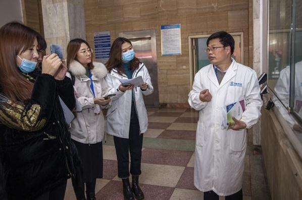  【中國夢?大國工匠篇】高英新：引領中國柔版發展方向 