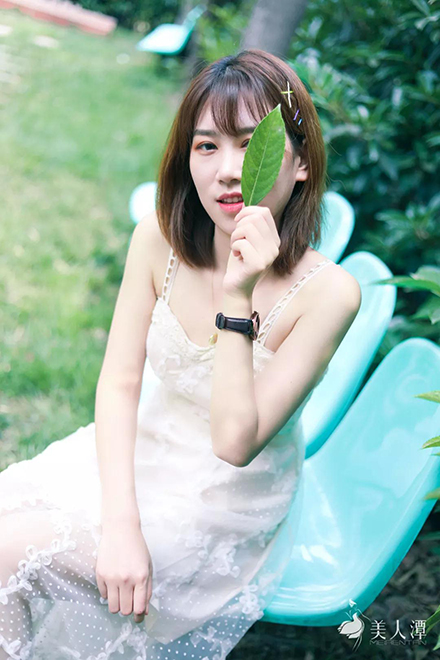 街拍 | 夏日炎炎，不妨和小姐姐來(lái)一場(chǎng)清涼系