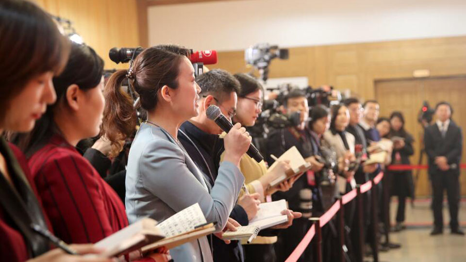 “委員通道”85后“民企少帥”帶來一瓶小酒，內藏乾坤