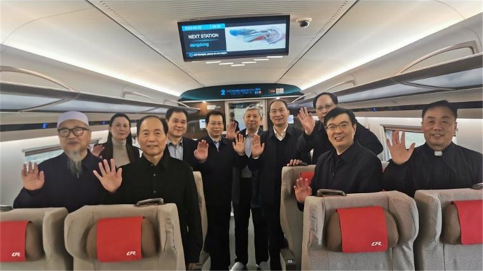 啟程！住豫全國政協(xié)委員赴京參會