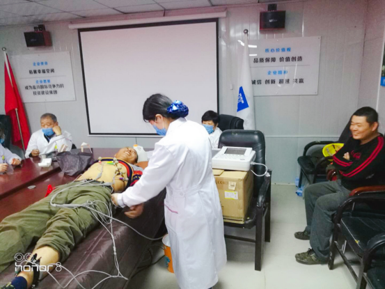 碧桂園河南區域開展“健康義診”工友關懷活動